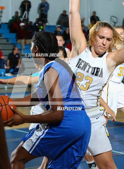 Thumbnail 2 in Ventura vs. Serra photogallery.