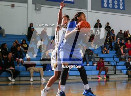Thumbnail 1 in Ventura vs. Serra photogallery.