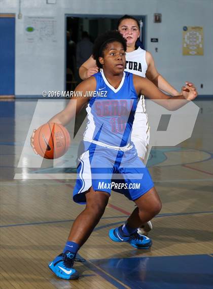 Thumbnail 1 in Ventura vs. Serra photogallery.