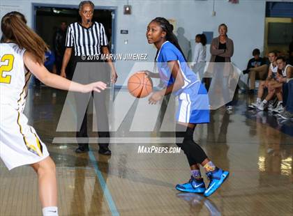 Thumbnail 2 in Ventura vs. Serra photogallery.