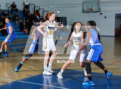Thumbnail 3 in Ventura vs. Serra photogallery.