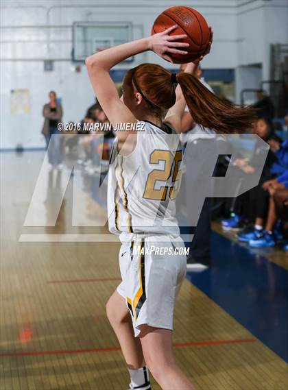 Thumbnail 3 in Ventura vs. Serra photogallery.