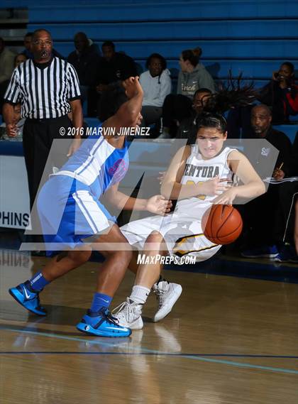 Thumbnail 1 in Ventura vs. Serra photogallery.
