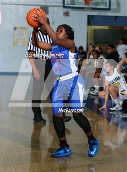 Thumbnail 3 in Ventura vs. Serra photogallery.