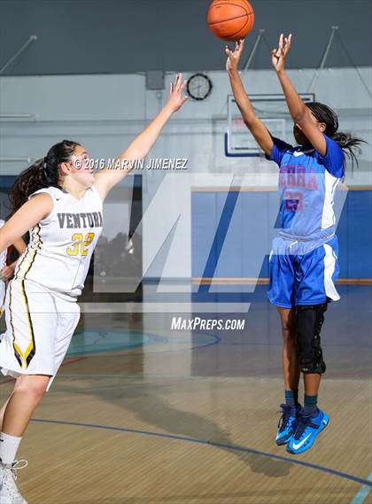 Thumbnail 2 in Ventura vs. Serra photogallery.