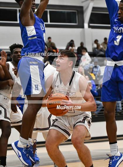 Thumbnail 1 in Hooks vs. Arp (UIL 3A Area Playoff) photogallery.