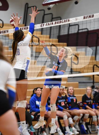 Thumbnail 2 in Grand Oaks vs. Klein (KISD/CFISD Varsity Tournament) photogallery.