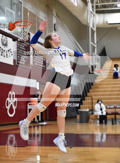 Thumbnail 3 in Grand Oaks vs. Klein (KISD/CFISD Varsity Tournament) photogallery.