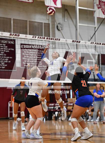 Thumbnail 2 in Grand Oaks vs. Klein (KISD/CFISD Varsity Tournament) photogallery.