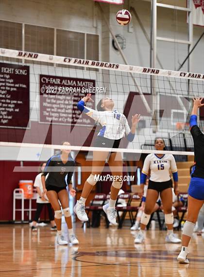 Thumbnail 3 in Grand Oaks vs. Klein (KISD/CFISD Varsity Tournament) photogallery.