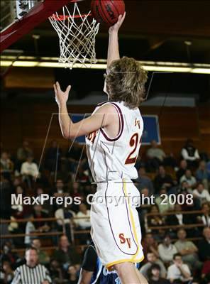 Thumbnail 1 in Simi Valley vs. Compton (MaxPreps Holiday Classic) photogallery.