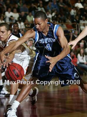 Thumbnail 3 in Simi Valley vs. Compton (MaxPreps Holiday Classic) photogallery.