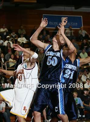 Thumbnail 1 in Simi Valley vs. Compton (MaxPreps Holiday Classic) photogallery.