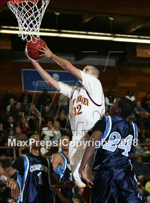 Thumbnail 3 in Simi Valley vs. Compton (MaxPreps Holiday Classic) photogallery.