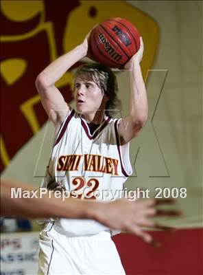 Thumbnail 1 in Simi Valley vs. Compton (MaxPreps Holiday Classic) photogallery.