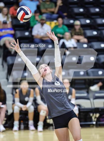 Thumbnail 1 in Santo vs Llano (scrimmage) photogallery.