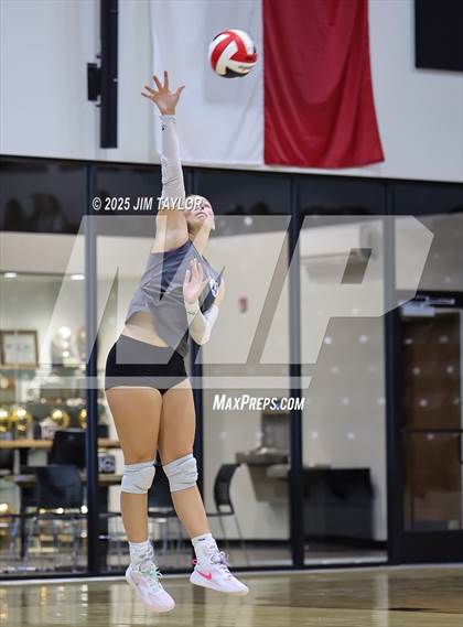 Thumbnail 3 in Santo vs Llano (scrimmage) photogallery.