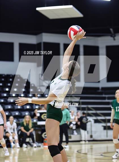 Thumbnail 1 in Santo vs Llano (scrimmage) photogallery.