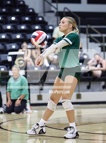 Thumbnail 3 in Santo vs Llano (scrimmage) photogallery.