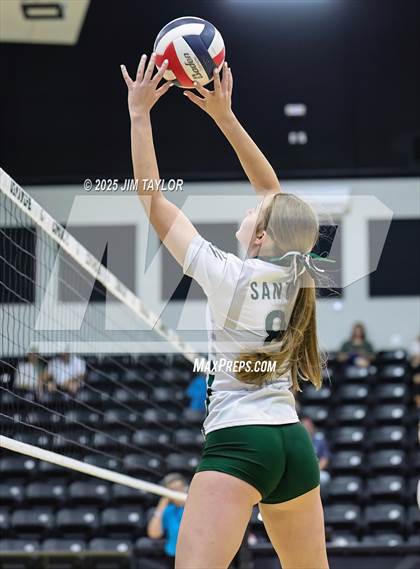 Thumbnail 1 in Santo vs Llano (scrimmage) photogallery.