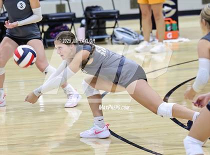 Thumbnail 1 in Santo vs Llano (scrimmage) photogallery.