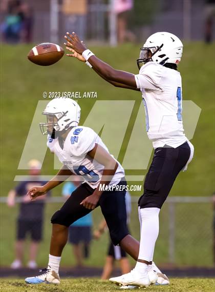 Thumbnail 3 in Seventy-First vs. Panther Creek (Jamboree) photogallery.