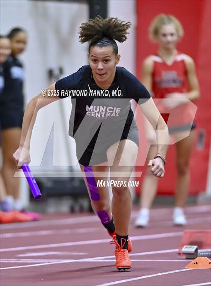 Thumbnail 3 in Owl Invite HSR Qualifier (4 x 200M Relay)  photogallery.