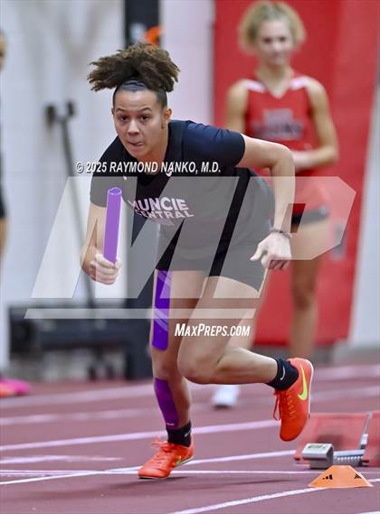 Thumbnail 2 in Owl Invite HSR Qualifier (4 x 200M Relay)  photogallery.