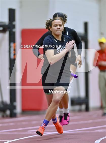 Thumbnail 1 in Owl Invite HSR Qualifier (4 x 200M Relay)  photogallery.