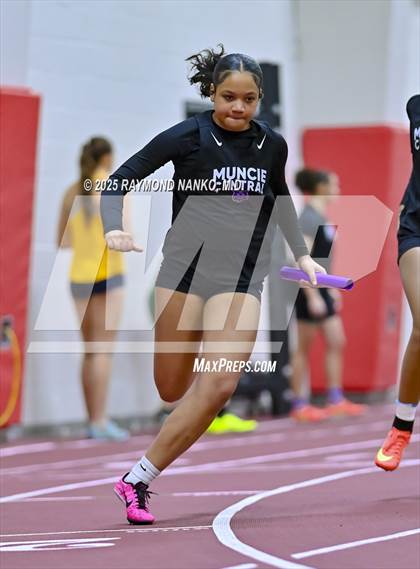 Thumbnail 2 in Owl Invite HSR Qualifier (4 x 200M Relay)  photogallery.
