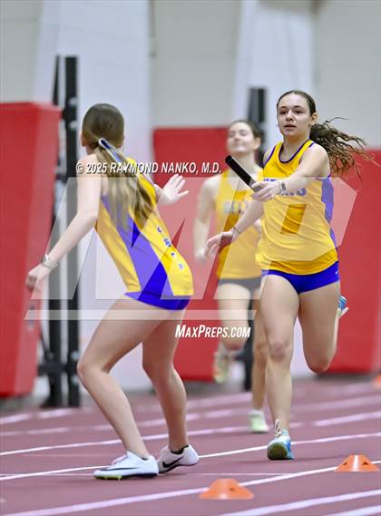 Thumbnail 1 in Owl Invite HSR Qualifier (4 x 200M Relay)  photogallery.