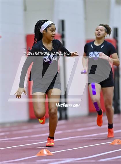 Thumbnail 3 in Owl Invite HSR Qualifier (4 x 200M Relay)  photogallery.