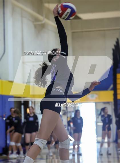 Thumbnail 3 in Agoura vs Camarillo photogallery.