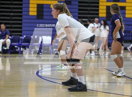 Thumbnail 2 in Agoura vs Camarillo photogallery.
