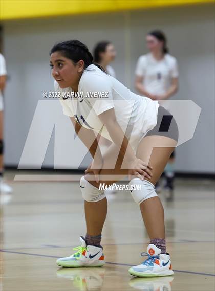 Thumbnail 3 in Agoura vs Camarillo photogallery.