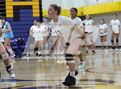 Thumbnail 3 in Agoura vs Camarillo photogallery.