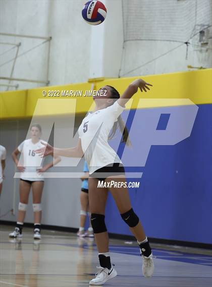 Thumbnail 1 in Agoura vs Camarillo photogallery.