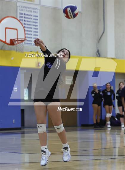 Thumbnail 1 in Agoura vs Camarillo photogallery.