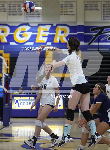 Thumbnail 2 in Agoura vs Camarillo photogallery.