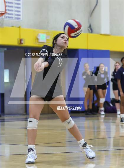 Thumbnail 3 in Agoura vs Camarillo photogallery.
