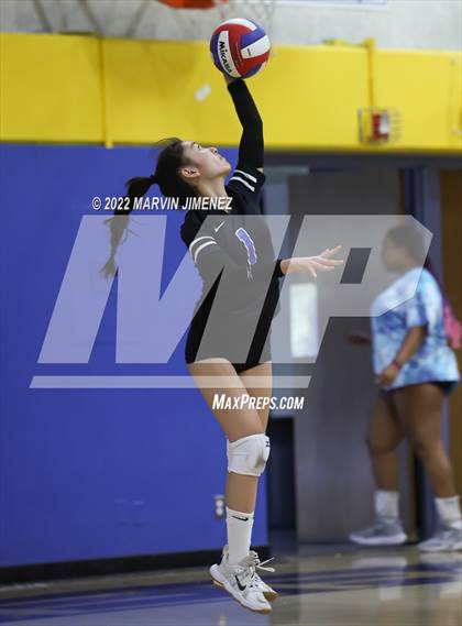 Thumbnail 2 in Agoura vs Camarillo photogallery.