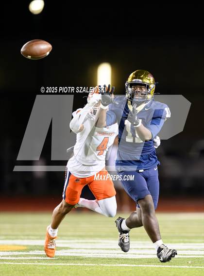 Thumbnail 3 in Bridgeland vs Klein Collins (UIL 6A D1 Football Bi-District) photogallery.