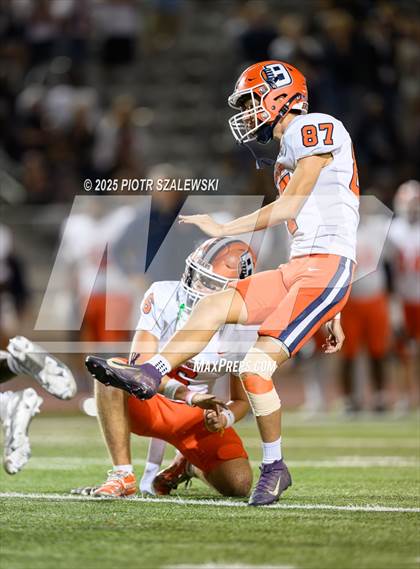 Thumbnail 3 in Bridgeland vs Klein Collins (UIL 6A D1 Football Bi-District) photogallery.