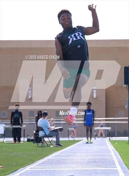 Thumbnail 1 in Estrella Foothills Invitational photogallery.