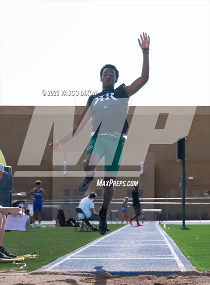 Thumbnail 1 in Estrella Foothills Invitational photogallery.
