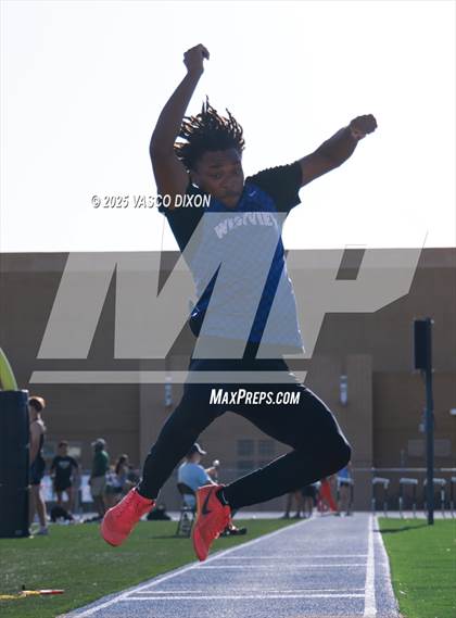 Thumbnail 2 in Estrella Foothills Invitational photogallery.