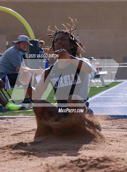 Thumbnail 3 in Estrella Foothills Invitational photogallery.