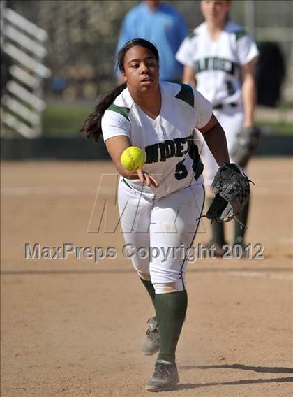 Thumbnail 1 in Center vs. Vanden (Victory Pre-Season T.O.C.) photogallery.