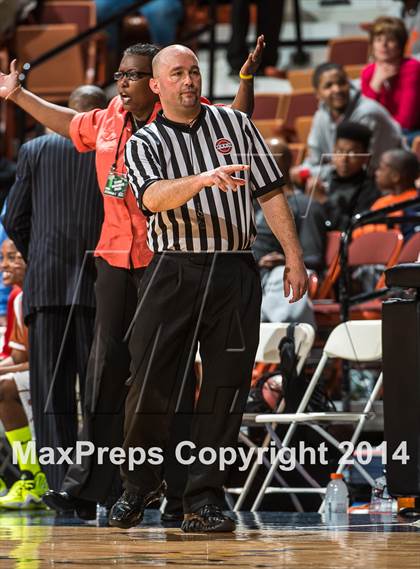 Thumbnail 3 in Weaver vs. Capital Prep (CIAC Class L Final) photogallery.