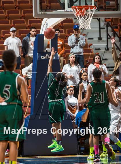 Thumbnail 1 in Weaver vs. Capital Prep (CIAC Class L Final) photogallery.